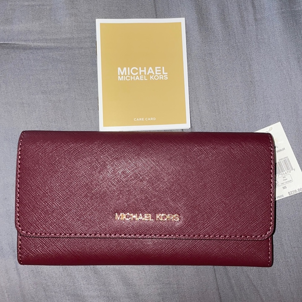 New never used Michael Kors wallet
